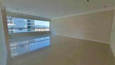 Apartamentos à venda no Roverè Della Luna em Balneário Camboriú, SC Apartamentos à venda no Roverè Della Luna em Balneário Camboriú, SC