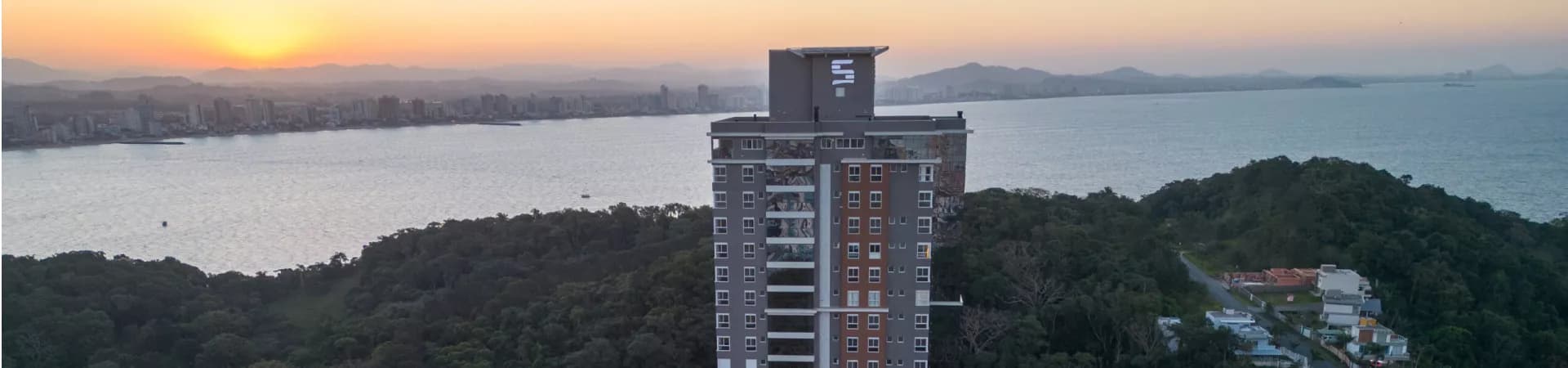 Vista Paradiso Residences, da Santer